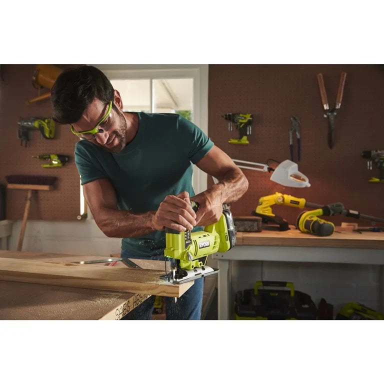 ONE+™ 18V 4-delig Combokit (incl. 1x 5,0 Ah accu + 1x 2,0 Ah accu & lader)