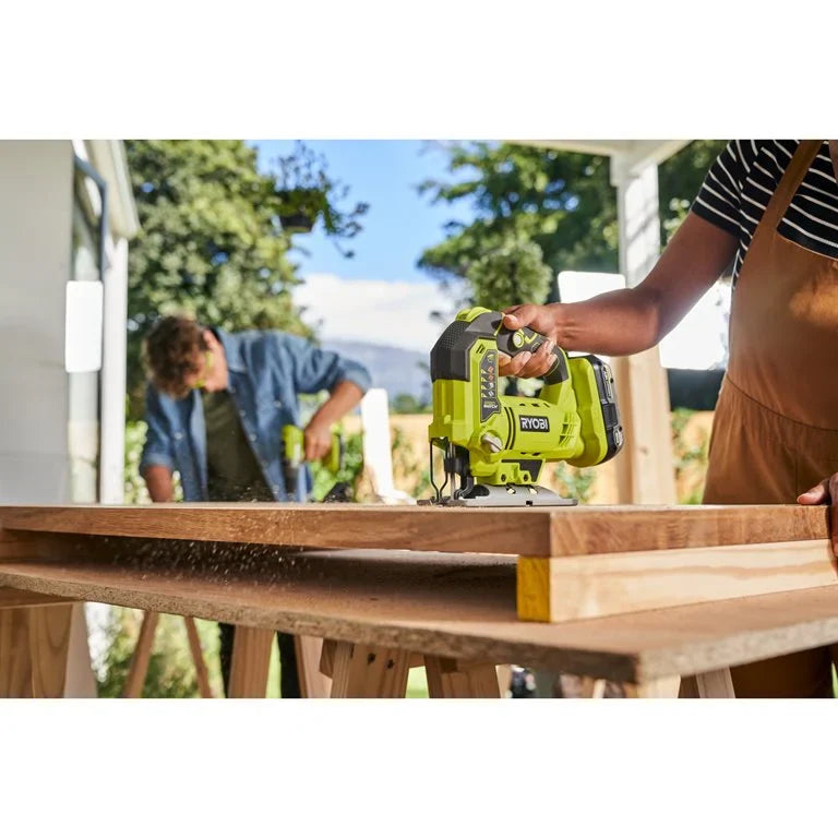ONE+™ 18V 4-delig Combokit (incl. 1x 5,0 Ah accu + 1x 2,0 Ah accu & lader)